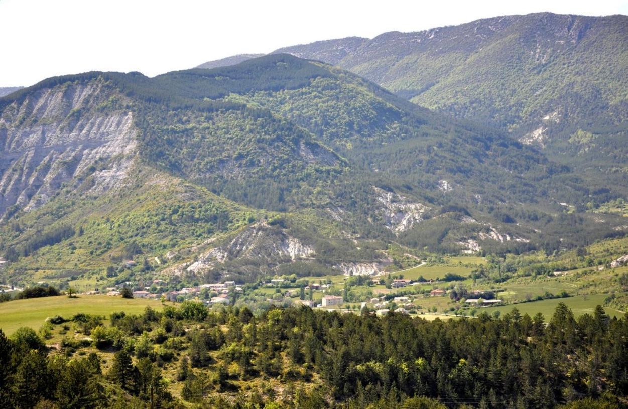 Auberge De Barret Sur Meouge Exteriör bild