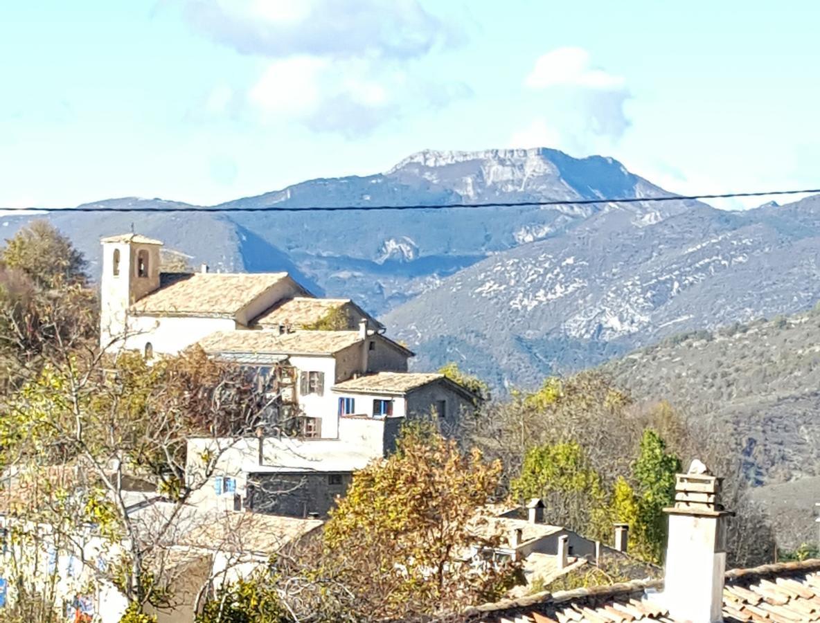 Auberge De Barret Sur Meouge Exteriör bild